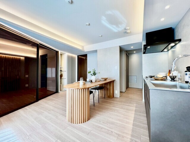 一体感のある明るいLDKは、自然と人が集まる憩いの場となります