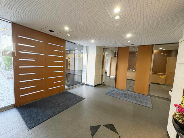 エントランスホール