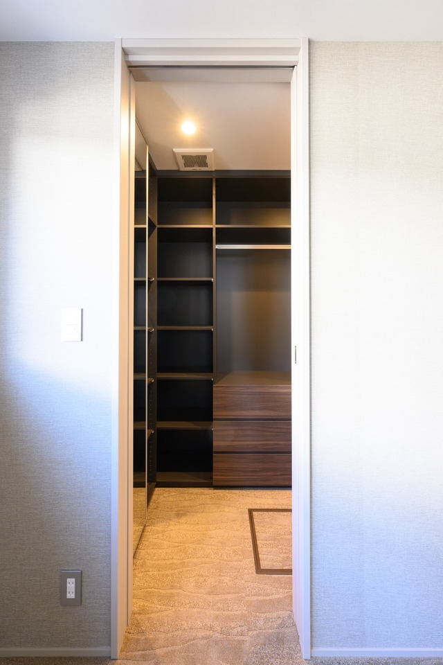 １階サービスルーム7.7帖のWIC