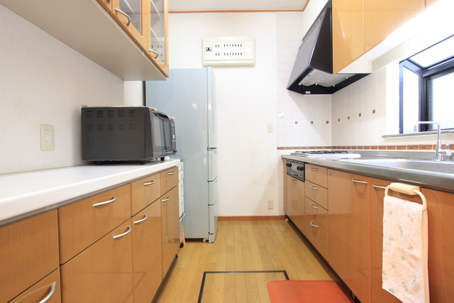 キッチン（造り付け収納が豊富です。）