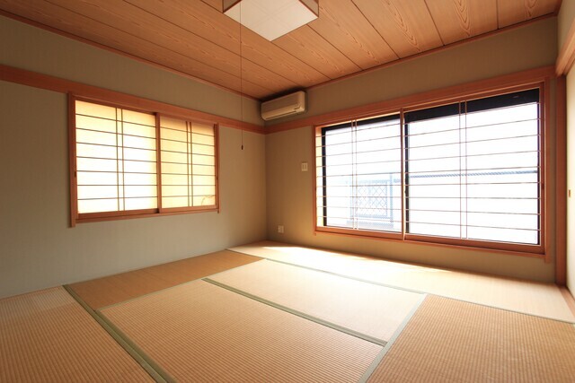 2階和室約8帖（現状南側が抜けているため日当たり良好です。）